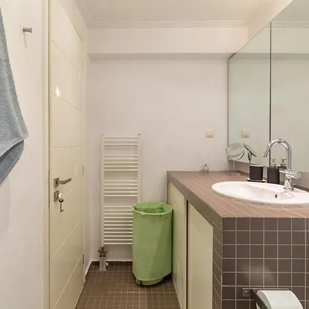 דירה Something Different In *