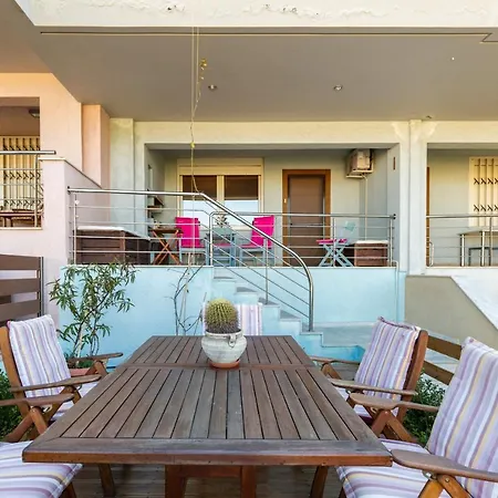 דירה Something Different In Chalkís