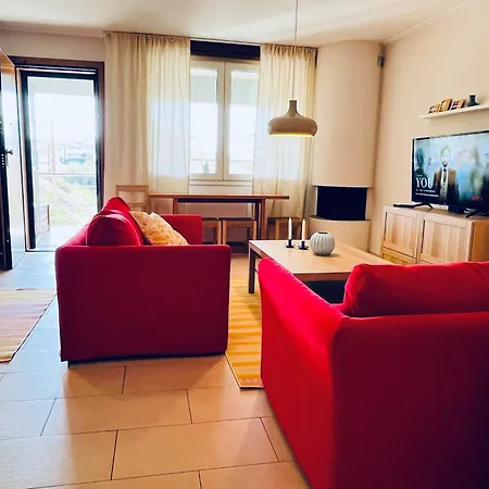 Something Different In דירה *