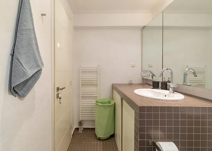 アパート Something Different In *