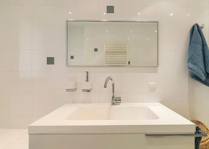 Something Different In アパート