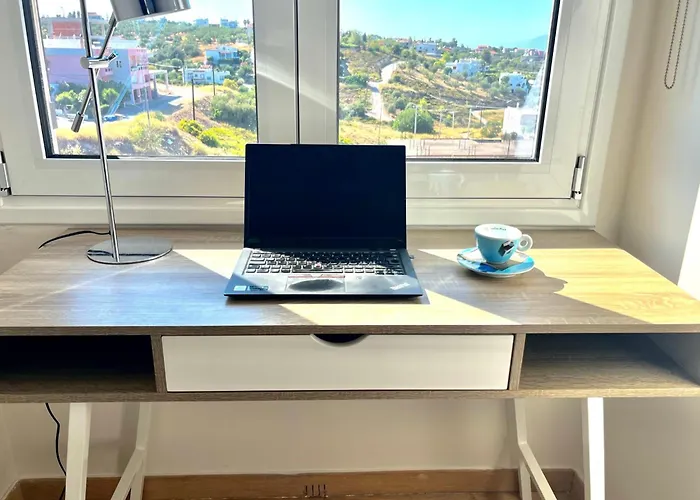 Something Different In アパート