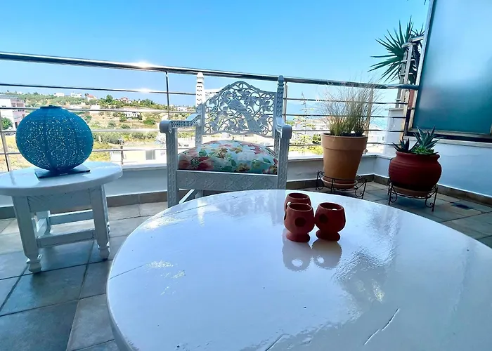 アパート Something Different In *